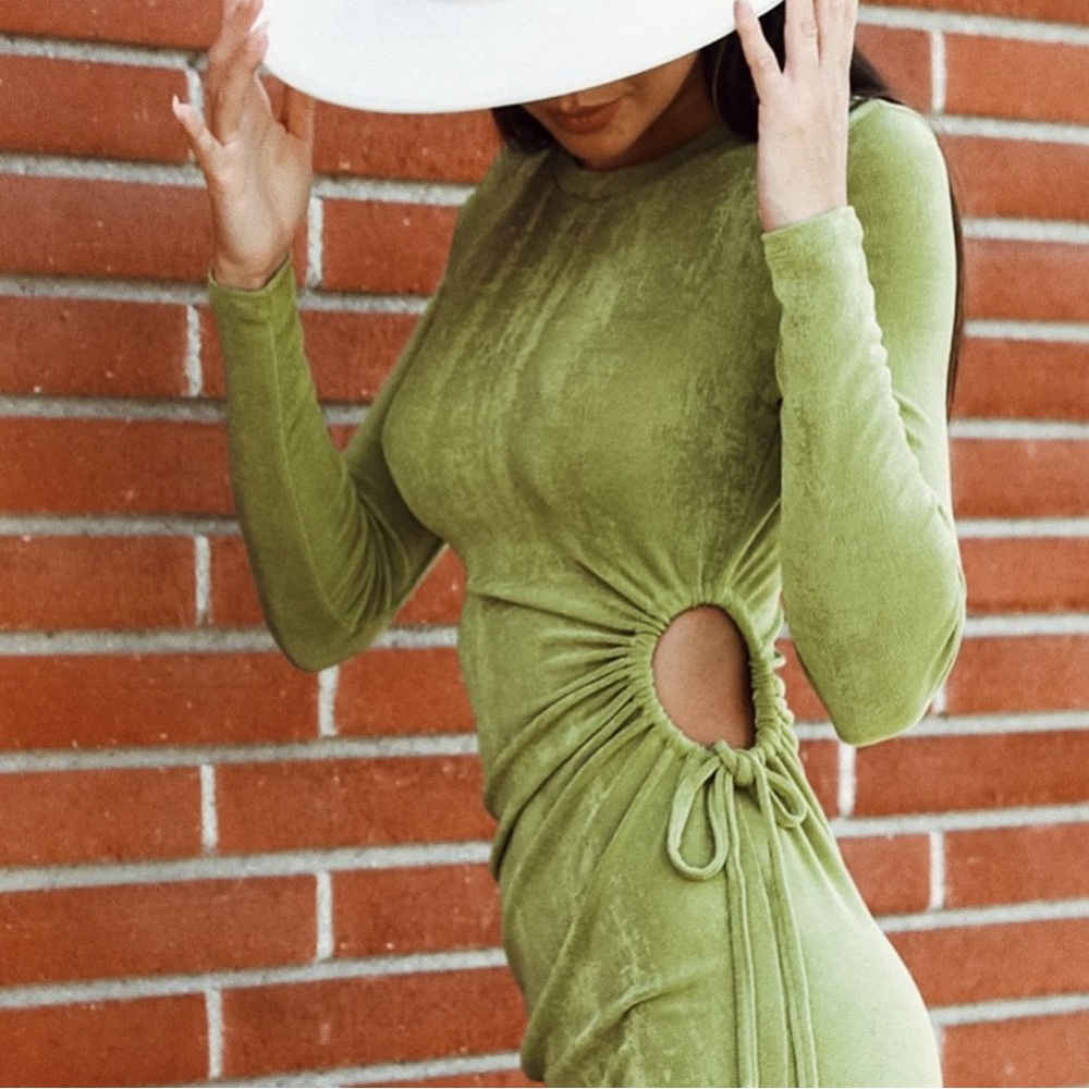 Green Long sleeve Dress with a slit perfect for summer
